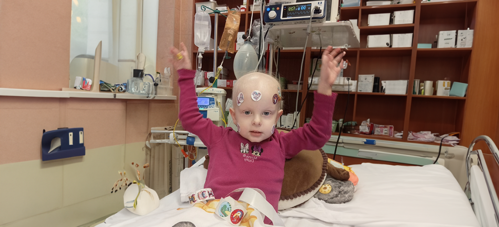 ADELKA BOJUJE O ŽIVOT. POMÔŽME JEJ RODINE ZAPLATIŤ OPERÁCIU V NEMECKU